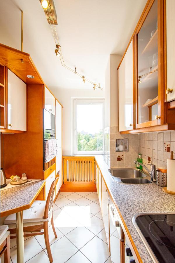 Best Rated Central Apartment Vienna - Ac, Wifi, 24H7Days Self Check-In, Board Games, Netflix Exterior photo