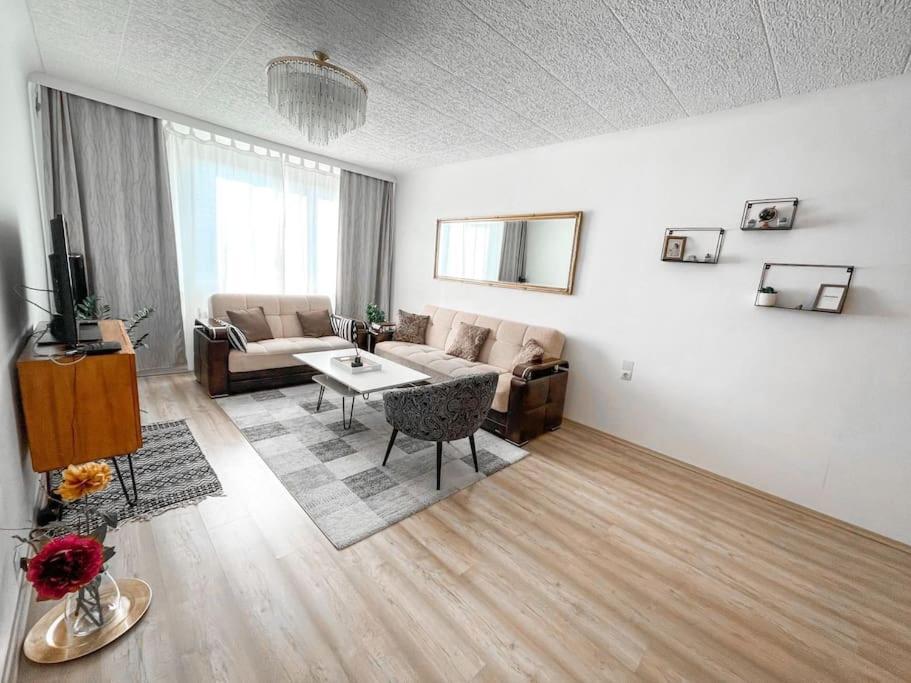 Best Rated Central Apartment Vienna - Ac, Wifi, 24H7Days Self Check-In, Board Games, Netflix Exterior photo